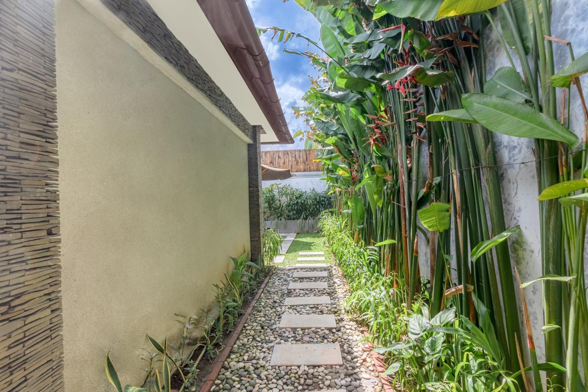 Two Lizards Beach Villas ซานูร์ ภายนอก รูปภาพ