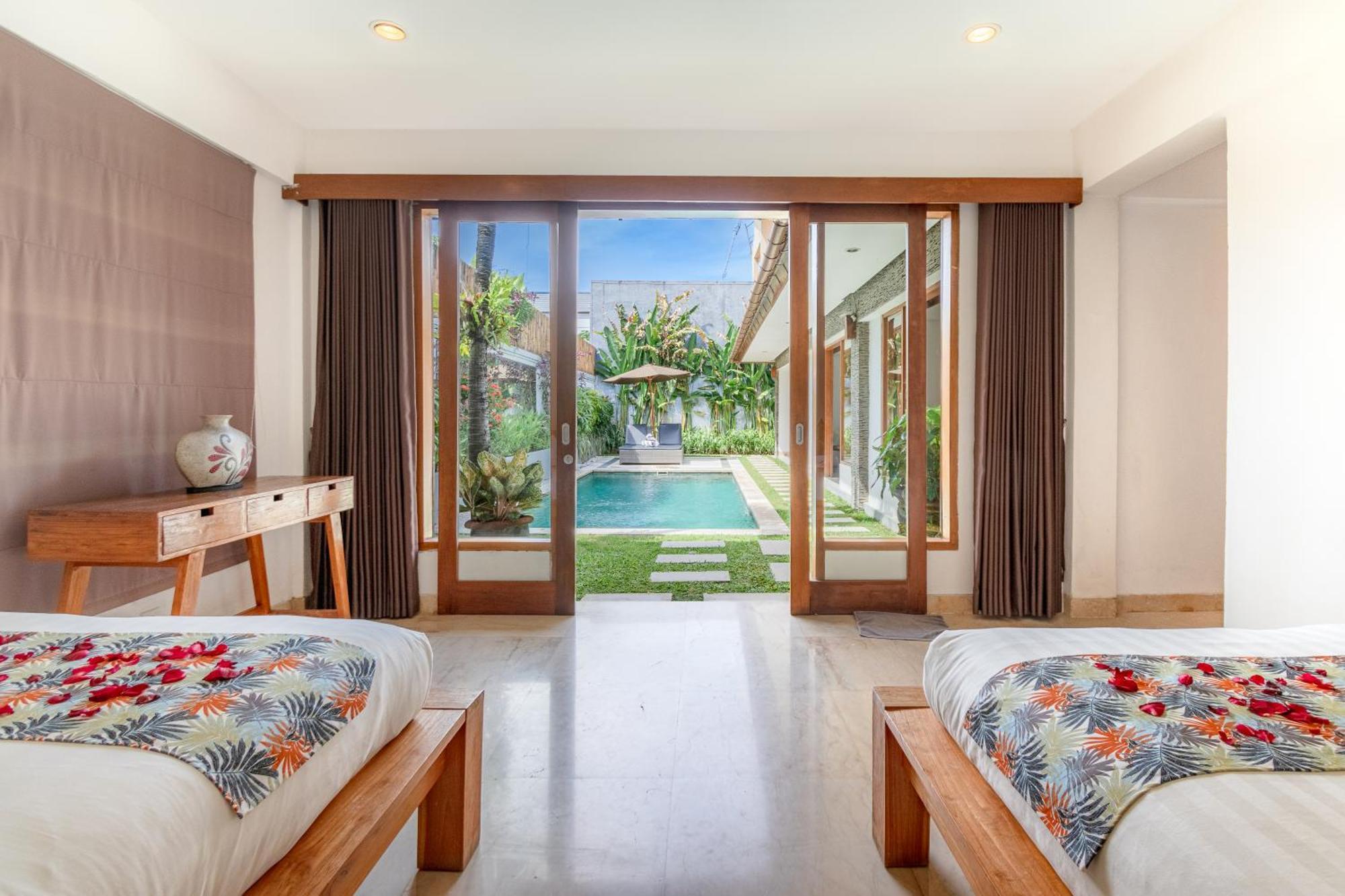 Two Lizards Beach Villas ซานูร์ ภายนอก รูปภาพ