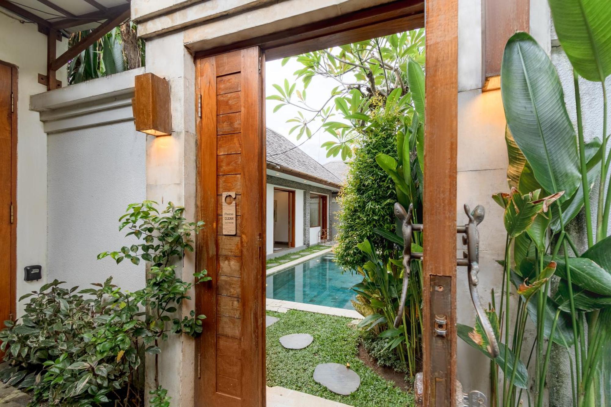 Two Lizards Beach Villas ซานูร์ ภายนอก รูปภาพ