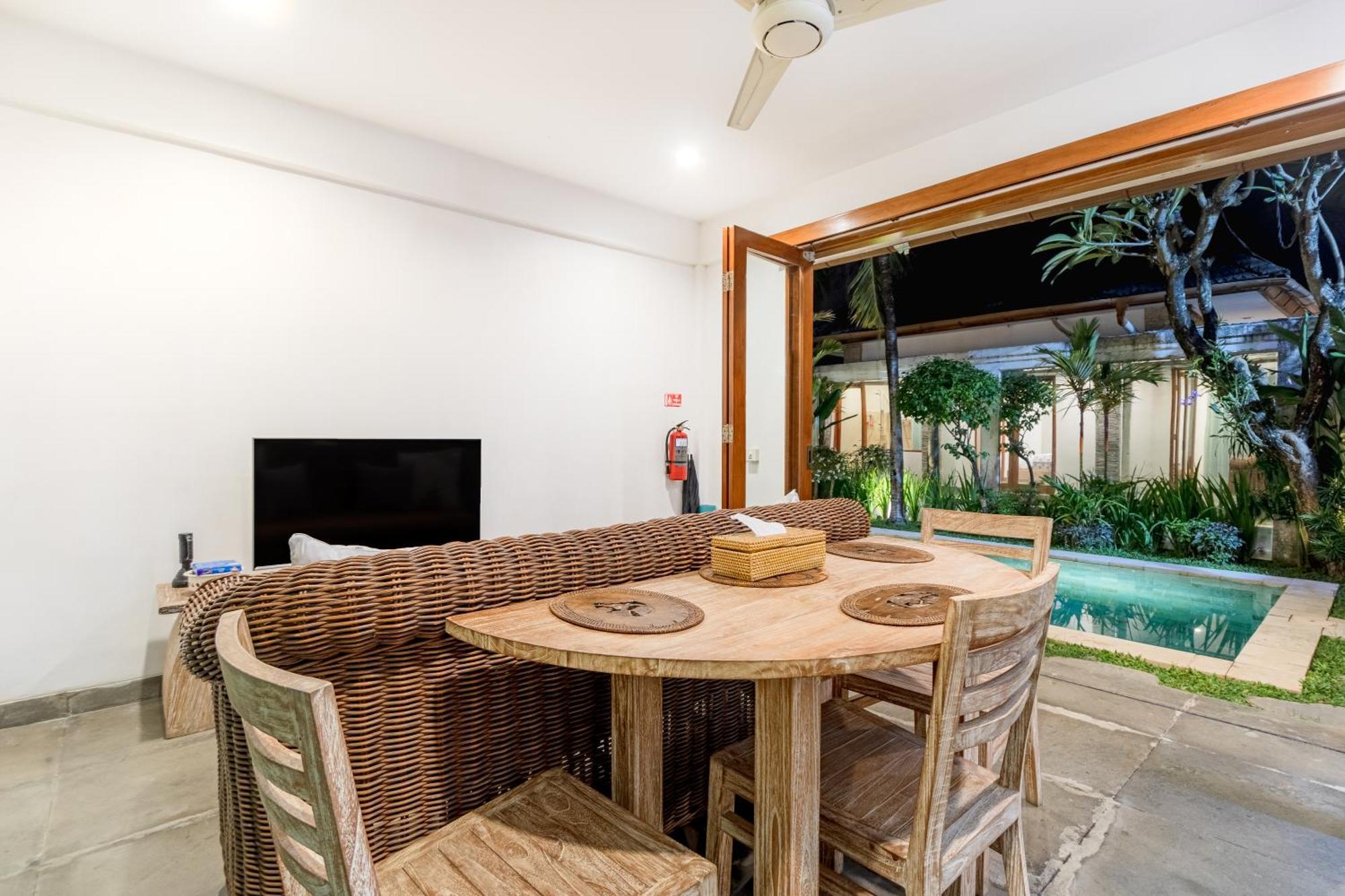 Two Lizards Beach Villas ซานูร์ ภายนอก รูปภาพ