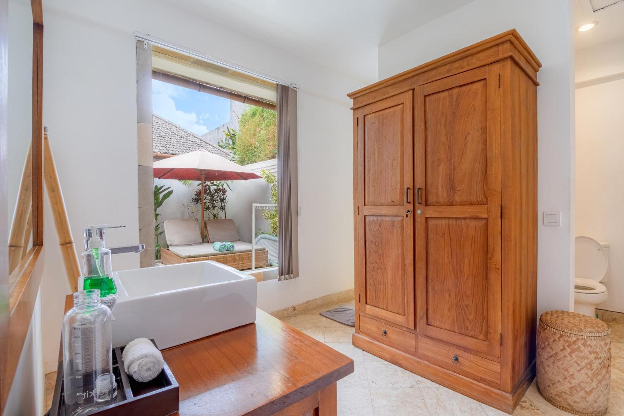 Two Lizards Beach Villas ซานูร์ ภายนอก รูปภาพ