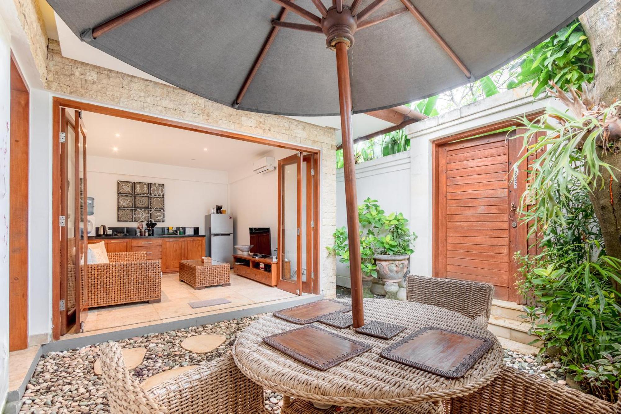 Two Lizards Beach Villas ซานูร์ ภายนอก รูปภาพ